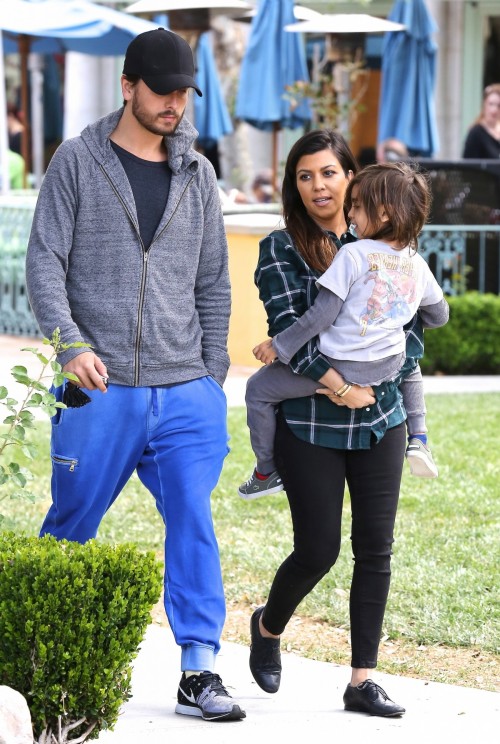 dash-jenners:  Kourtney, Scott, and Mason out in Calabasas (3/21/2014)