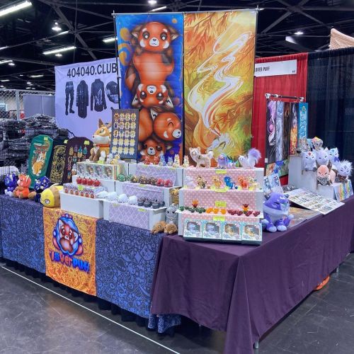 We are at Designercon! I am booth sharing with my friend @cinnamoron ! We both have a bunch of custo