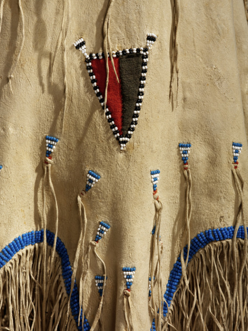 Dress Pikuni Blackfeet (Piegan) Peoplec.1850National Museum of the American Indian (Catalog Number: 