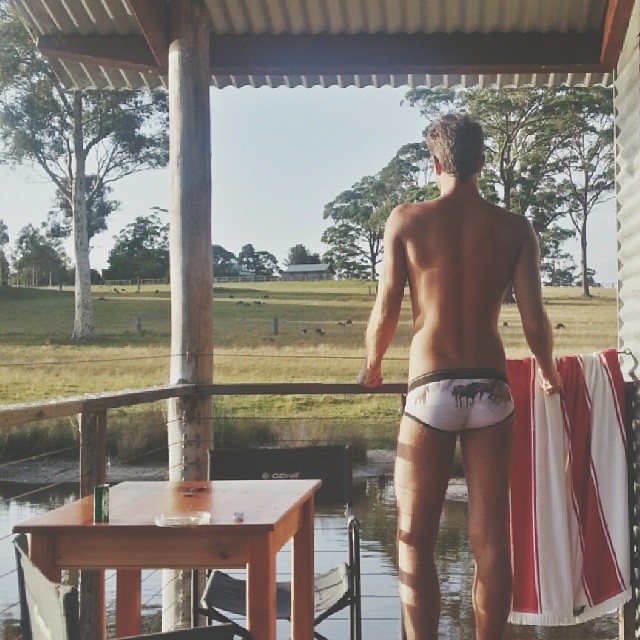 shutuptheo:  Woken up early to the sound of Kangaroos playing around the cabin ♥