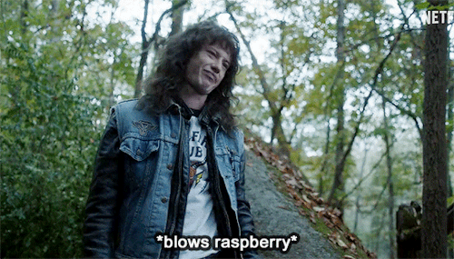 Joseph Quinn/Stranger Things 4 Bloopers 