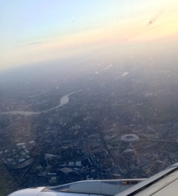 kl-zg-ya-shai5:  London is so pretty