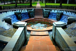 sexysuzansayz:  txdrivebyshooting: Addison, Texas  - Quorum Park  I LOVE FOUNTAINS.