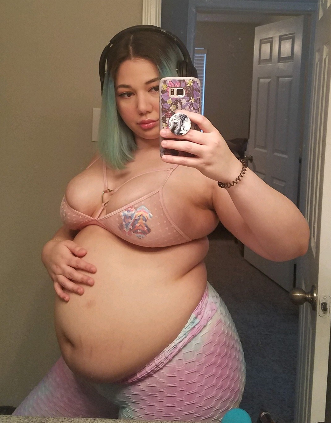 couchqueenie:Pork is served.Slipping into some inactive wear, to show off my big,