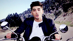 taylorswifts13:  @zaynmalik: Sometimes just the sound of someone’s voice can make