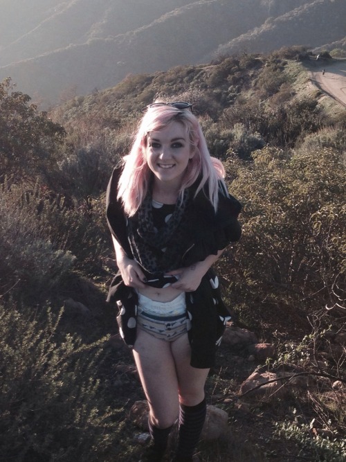 ovantouchi: A genuine girl with a beautiful smile that steels your hart before you know it. 