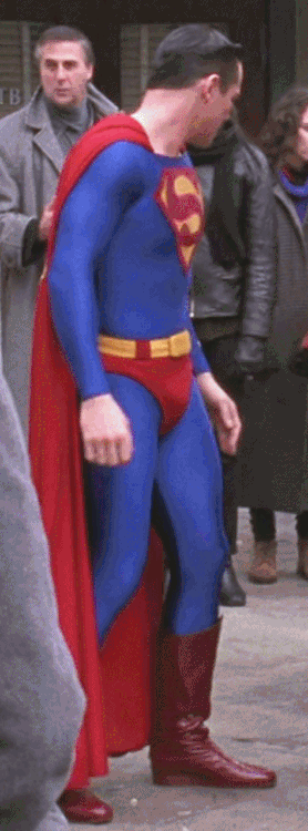 jakebman90: robocoptortured: Lois &amp; Clark: The New Adventures of Superman S04E12  From a confid