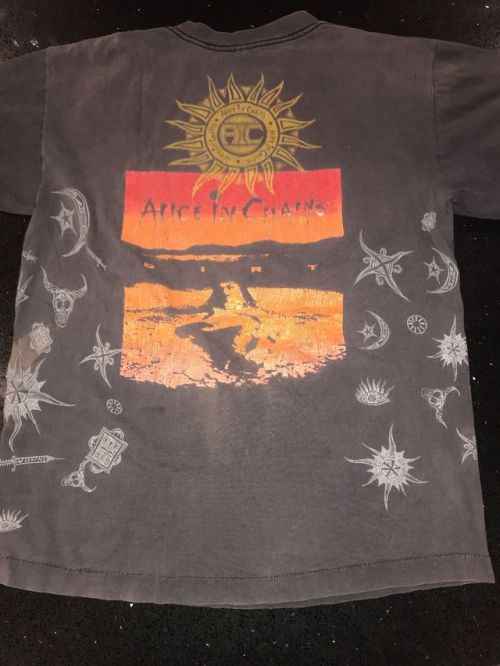 take-my-sorry-hide:Another badass rare Dirt era shirt for the affordable price of $900. 