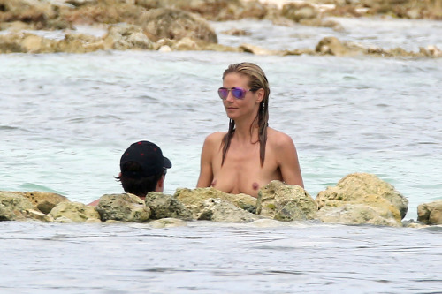 toplessbeachcelebs:  Heidi Klum (Model) topless in Mexico (April 2014) Part 4 