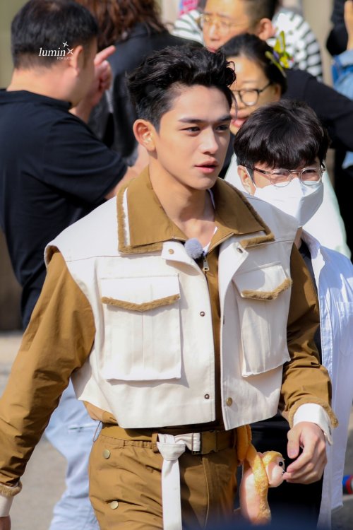 210425 WayV Lucasat Keep Running Recording‬‬‬‬© lumindo not edit, crop, or remove the watermark