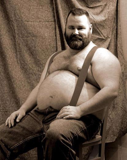 bear-tum:  scream2013:  852  megabaerchen:  Mit dem könnte man mehr anstellen!! 😜Da werde ich ja richtig geil!! 😛👍😎💦  Super geiler Kerl! 😜😛👍Mit dem würden wir gerne mal eine Nummer schieben! 🐷👅💦 