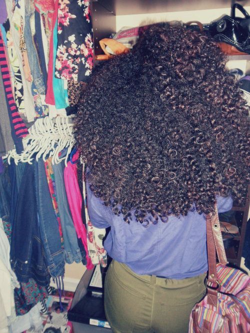 naturalhairqueens: CURLY HAIR ROCKS! I love my nautural sistas