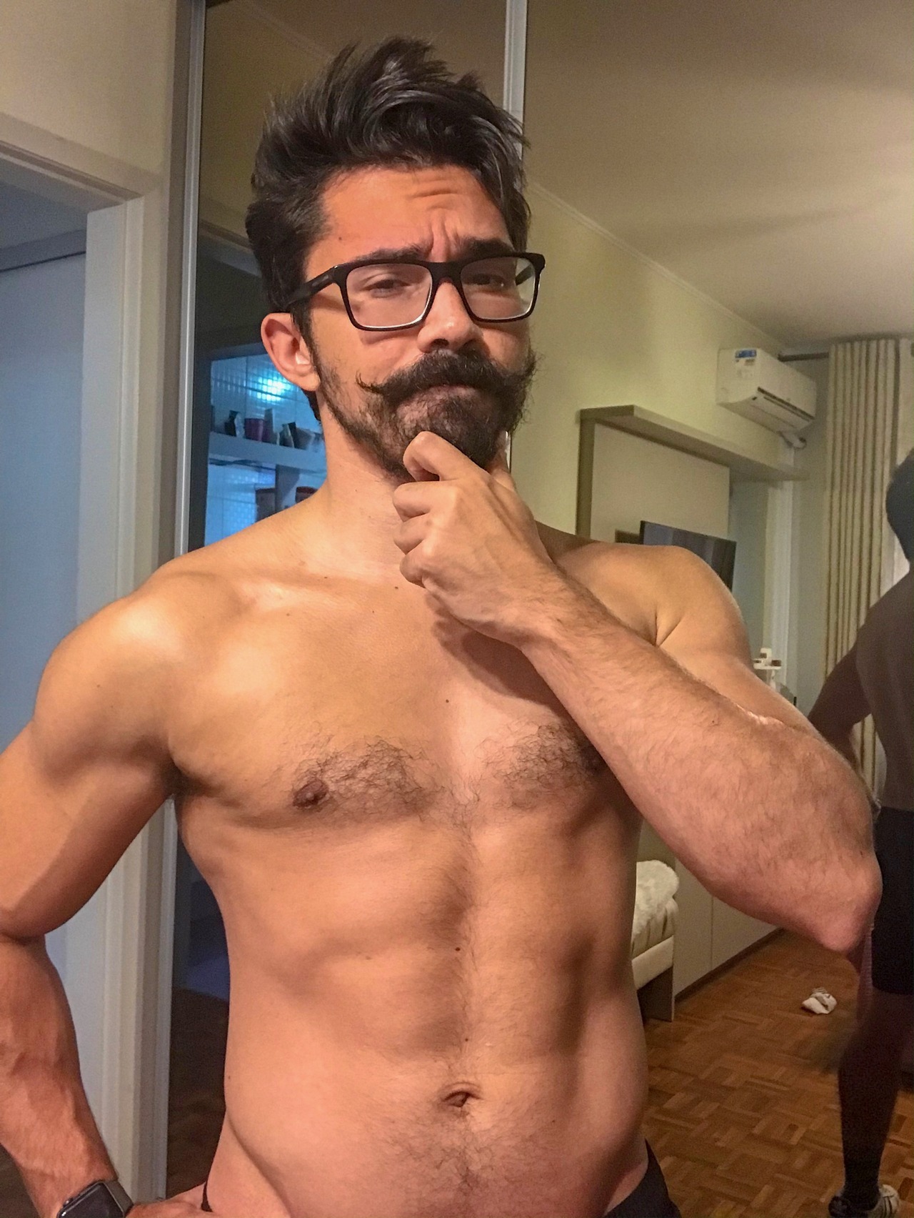 littlemonarch:  Felt kinda daddy today. ʕ•ᴥ•ʔ