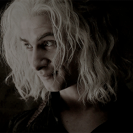 drvgonstone: Like their dragons the Targaryens answered to neither gods nor men.