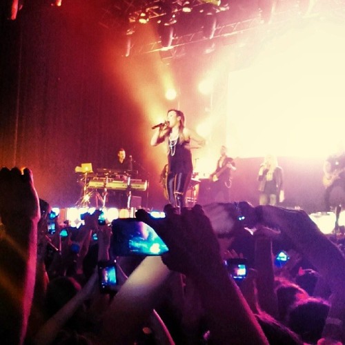 Brigadeiro por esse show perfeito Demi #TNLT #TheNeonLightsTour #DemiLovato (em The Neon Lights To