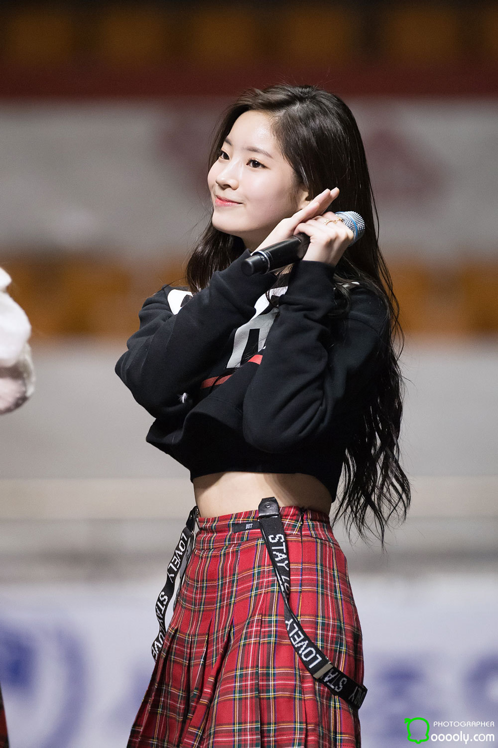 koreangirlshd:  Girl group Twice performed at Seoul Art College in February 2016