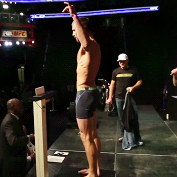 hotfamous-men:  Luke Rockhold
