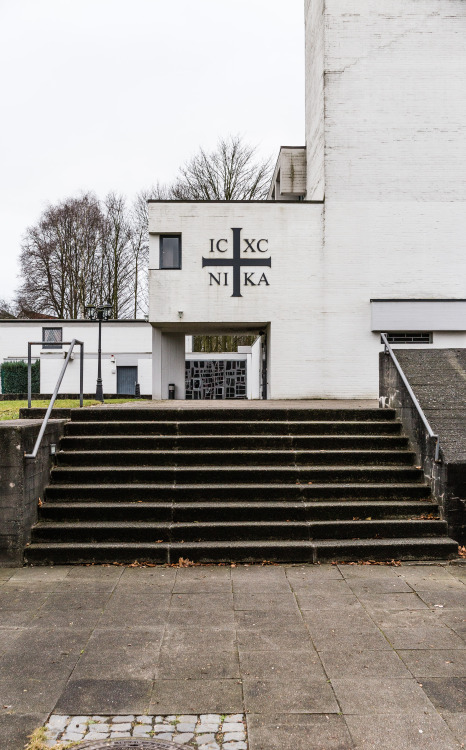 dashalbrundezimmer:former simeonkirche // hamburg hamm nordarchitects: friedhelm grund & herbert