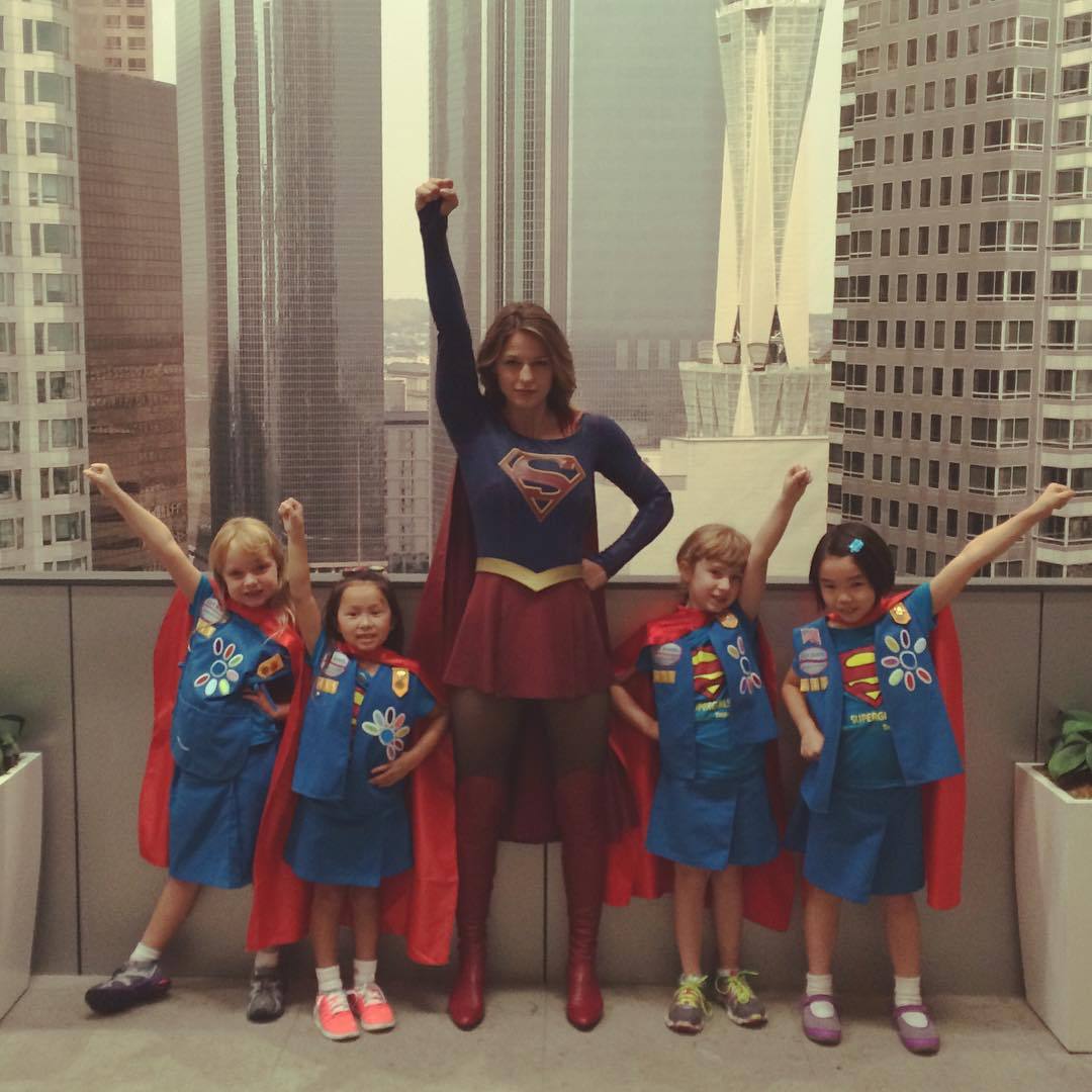 christopherjonesart:  The Super Girl Scouts of Oklahoma visit Supergirl star Melissa