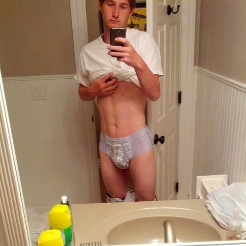 candrew1432: #diaperboy #kikme