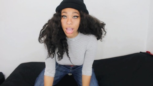 kieraplease:  This is for everyone who’s having a bad Monday, I hope this video makes you feel better or smile a little.. https://youtu.be/G7_u-1P1Bkk