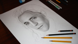 farbenfrei:  anokaxlegolas:  Something I’ve been working on.. my first drawing of Tom Hiddleston as Loki! :)   darling ana this is going to be so beautiful 