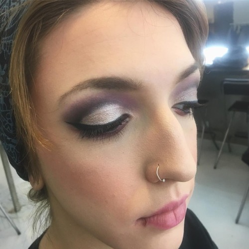 Pretty In Purple (en Makeup School Workshop Experience)