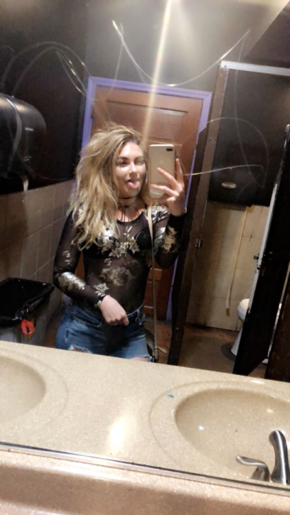 lovelychavsluts:  Hot American slut