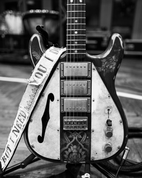 coldplay: Everyday Life-era guitar… GB