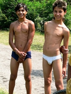 petes-pets:  Around the world with 80 Twinks