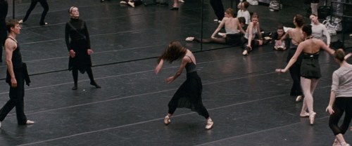 hirxeth:  “Watch the way she moves… Imprecise, but sensual. She’s not faking it.”Black Swan (2010) dir. Darren Aronofsky