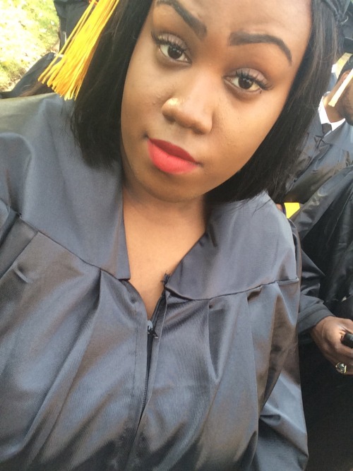 highsidditybroad:  The blackout; graduation edition
