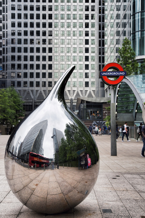 sometimeslondon: Reflections in a tear, Canary Wharf