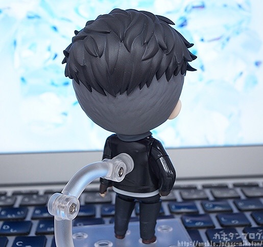 OH MY GODDDDNo motorcycle but we get the bear!! The helmet!! And the DJ headphones