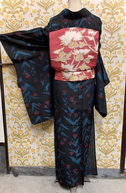 Conforting colors for this azami (thistle) themed vintage kimono outfit