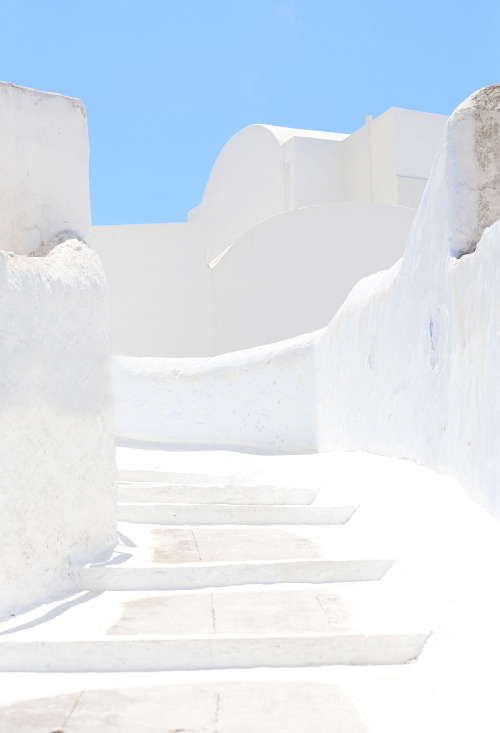 This is my Greece | White-washed alleys of Santorini