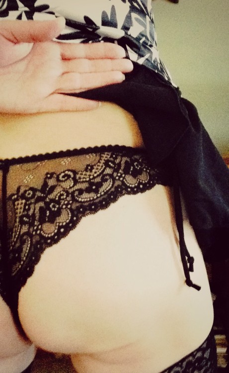 prittehkitteh: Me….My Ass is always happier in lace