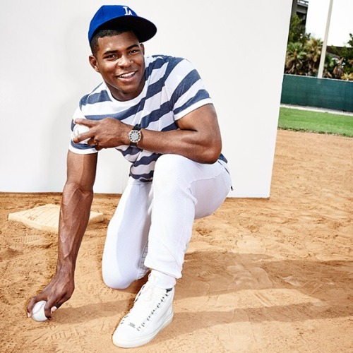 missinglinc:  hoodsworld: Yasiel Puig  😍