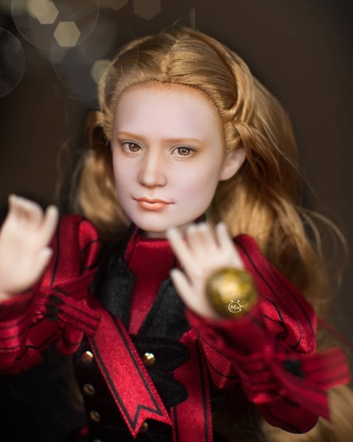 #mu #ooak #doll #dollrepaint #dollphotography #Alicethroughthelookingglass #disneydoll www.i