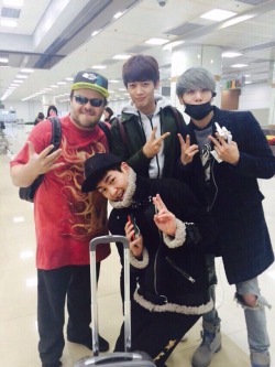 thekiddiess:  SHINee met jackblack!! 