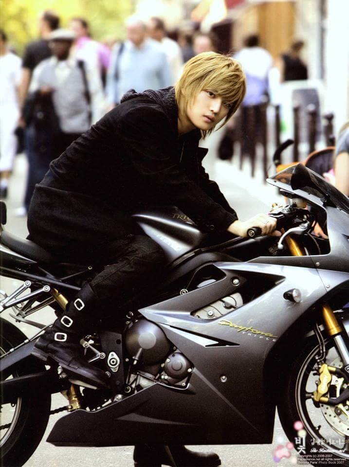 jae-jun-chun:  Kim Jaejoong on a motorbike ♡ He sometimes looks like Cloud Strife