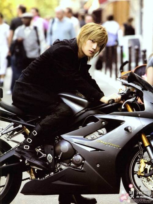 jae-jun-chun:  Kim Jaejoong on a motorbike ♡ He sometimes looks like Cloud Strife (from Final Fantasy VII) or a fictive Anime character. But he is better than them.  Because he IS real! ;-) 