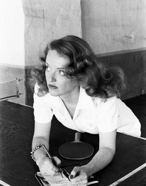 Bette Davis by Alfred Eisenstaedt, 1939.