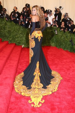    Riccardo Tisci Reflects on His Night at The Met On Beyoncé’s second Met outing in Givenchy: “Beyoncé said, ‘I want to look really good like last year, but I want to look different.’ She was like a rock girl with the flame, the boots, the