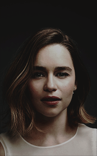 Emilia Clarke Tumblr_p34szmjZwi1saikalo3_250