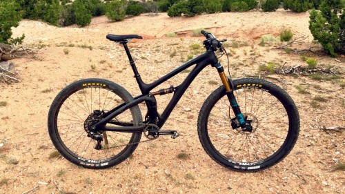 bikesandgirlsandmacsandstuff: (via First Look: The New Yeti SB4.5C | Outside Online)