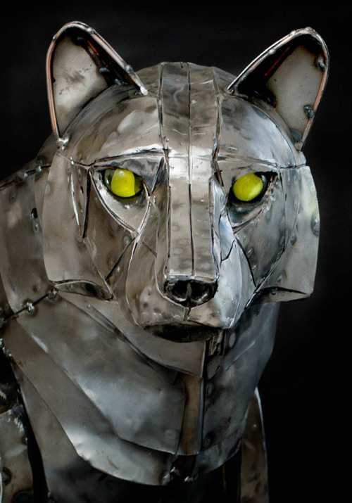 thegreenwolf: steampunktendencies:Mechanical Wolf by Andrew ChaseOh, daaaaaaaaamn. That combines