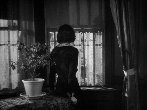 womeninthewindow:After tomorrow (Frank Borzage, 1932)