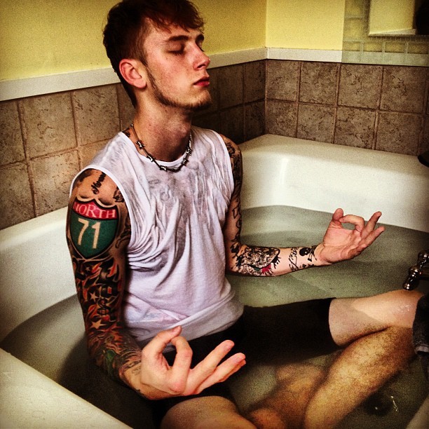lovemachinegunkelly:  lovemachinegunkelly:  OH MY GAWD KELLS CAN I JOIN U ?! &lt;33