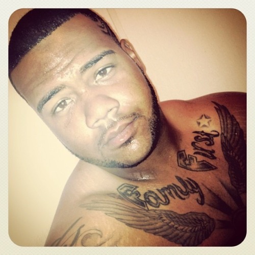 hotthickboys:  ibetalkinguap:  tmckenzie85:  Such a cutie, hottie, all of thee above  who. is. this. 😍😍😍   Follow the Blog http://hotthickboys.tumblr.com/